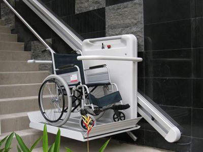 Servoscala a piattaforma per disabili